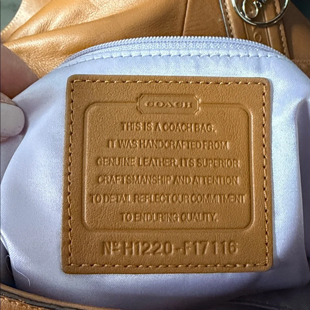 Coach Vintage F17116 Tan Leather Messenger /Hobo Bag 🎀🎀🎀
